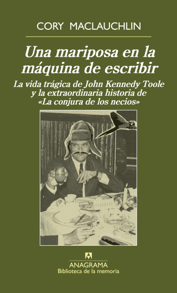 UNA MARIPOSA EN LA MÁQUINA DE ESCRIBIR : 